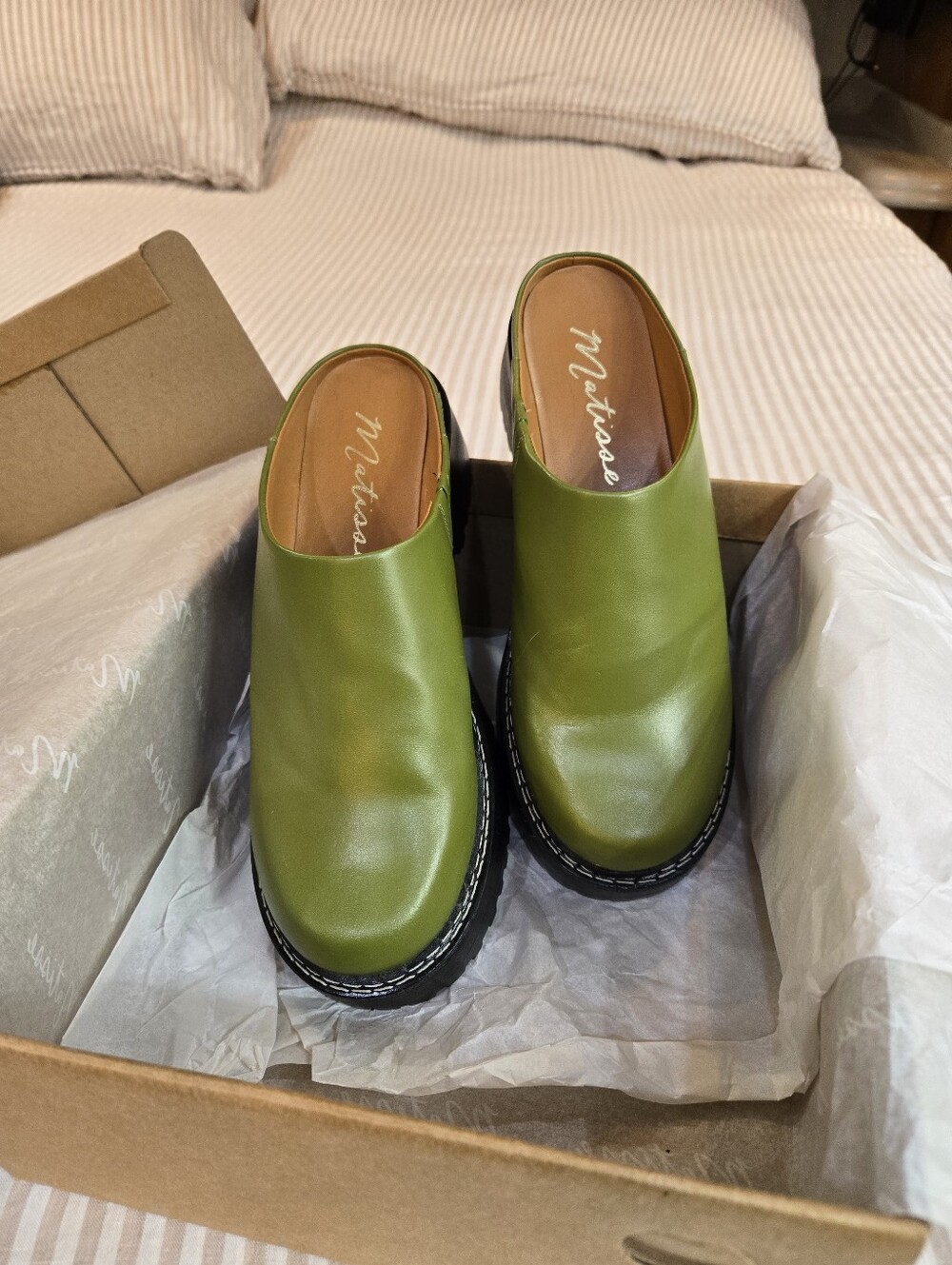 Matisse Green Clogs Size 8.5 (I Wear an 8 - run half size small)